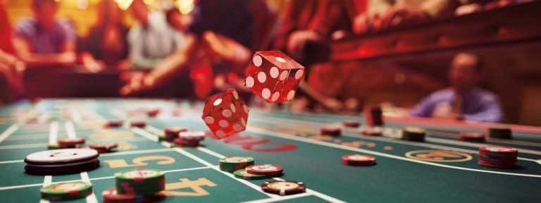 Live dealer casino table scene on the 6 bed guide page